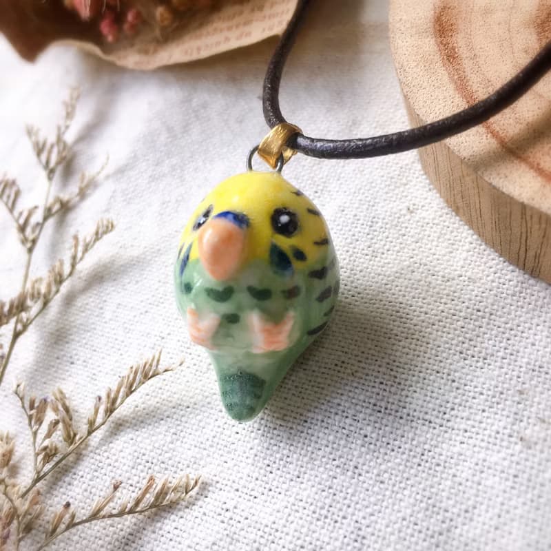 【手作陶藝】香水精油項鍊|黃綠虎皮鸚鵡|手作陶藝|香氛擴香|