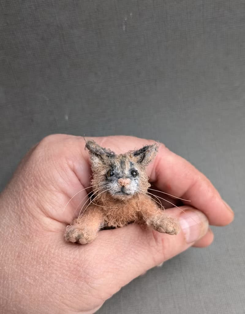 Baby Caracal. Crocheted miniature.4cm.