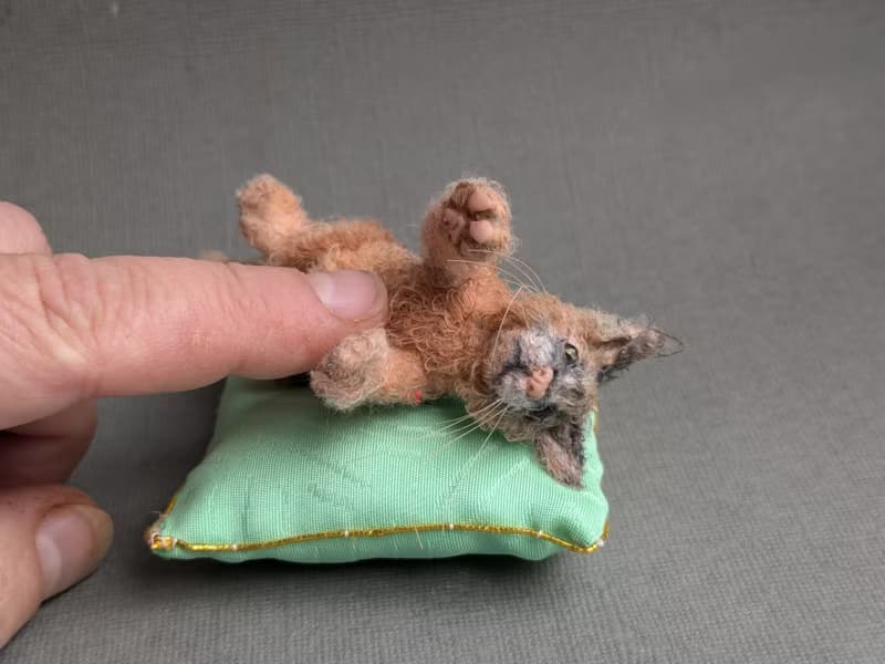 Baby Caracal. Crocheted miniature.4cm.