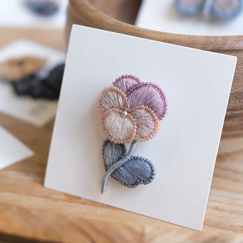 手工DIY法式刺繡優雅花朵胸針資料包送閨蜜和長輩禮物