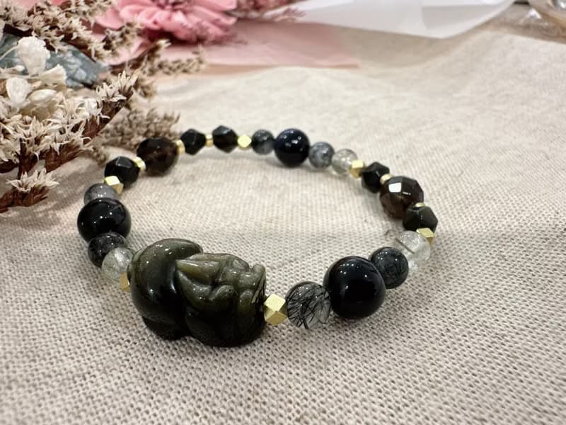 銀曜石貔貅手串 // 藍虎眼黑髮晶茶晶黃銅手鍊