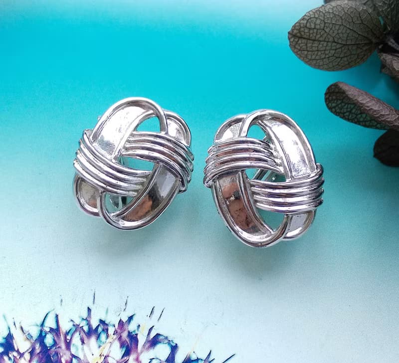 Vintage Jewelry 西洋古董飾品 TRIFARI 銀色調  環繩 夾式耳環