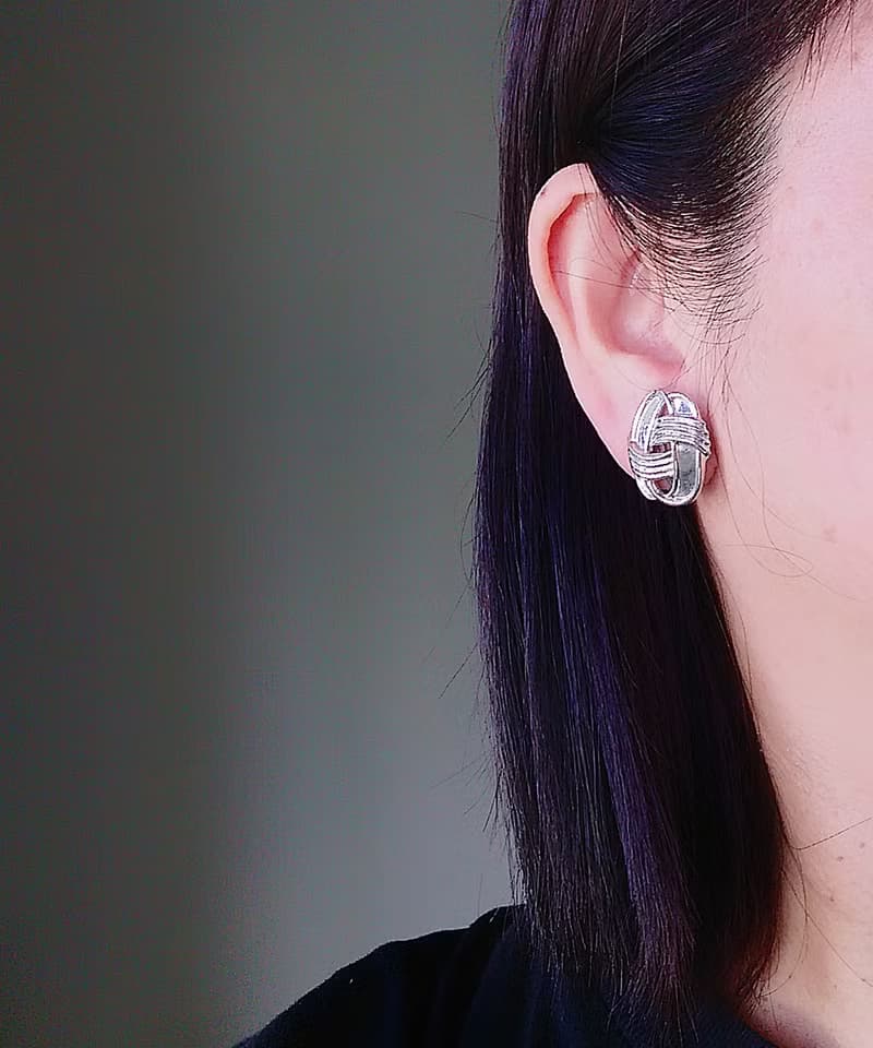 Vintage Jewelry 西洋古董飾品 TRIFARI 銀色調  環繩 夾式耳環