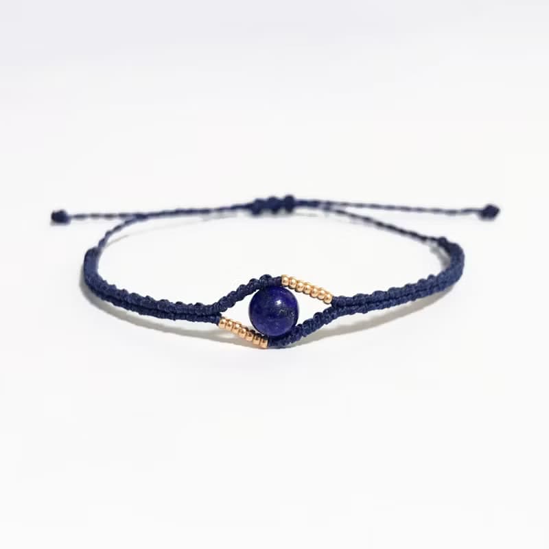 Stars in the night sky, Lapis lazuli macrame knot bracelet