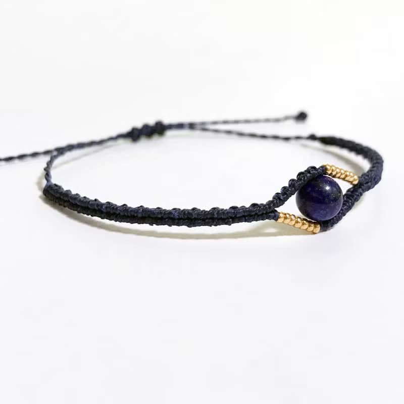 Stars in the night sky, Lapis lazuli macrame knot bracelet