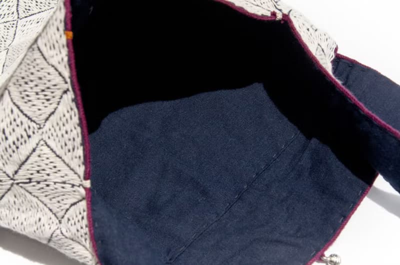 手縫純棉布側背包 刺繡斜背包 手工刺繡肩背包 手縫藍染包indigo