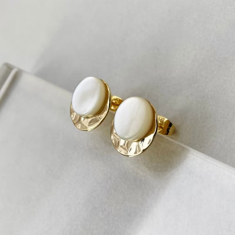 白蝶貝のカボションピアス/イヤリング