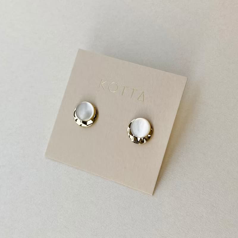 白蝶貝のカボションピアス/イヤリング