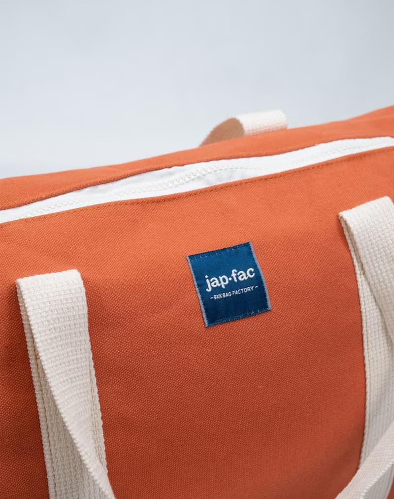 橘色大包包 RED PEACH duffle bag