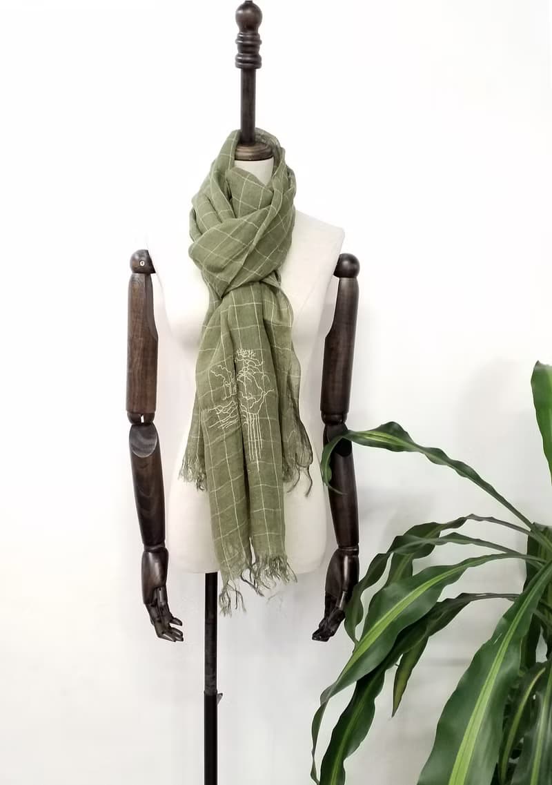 大地色糸百搭刺繡文青風格子全痳圍巾-郊遊樂