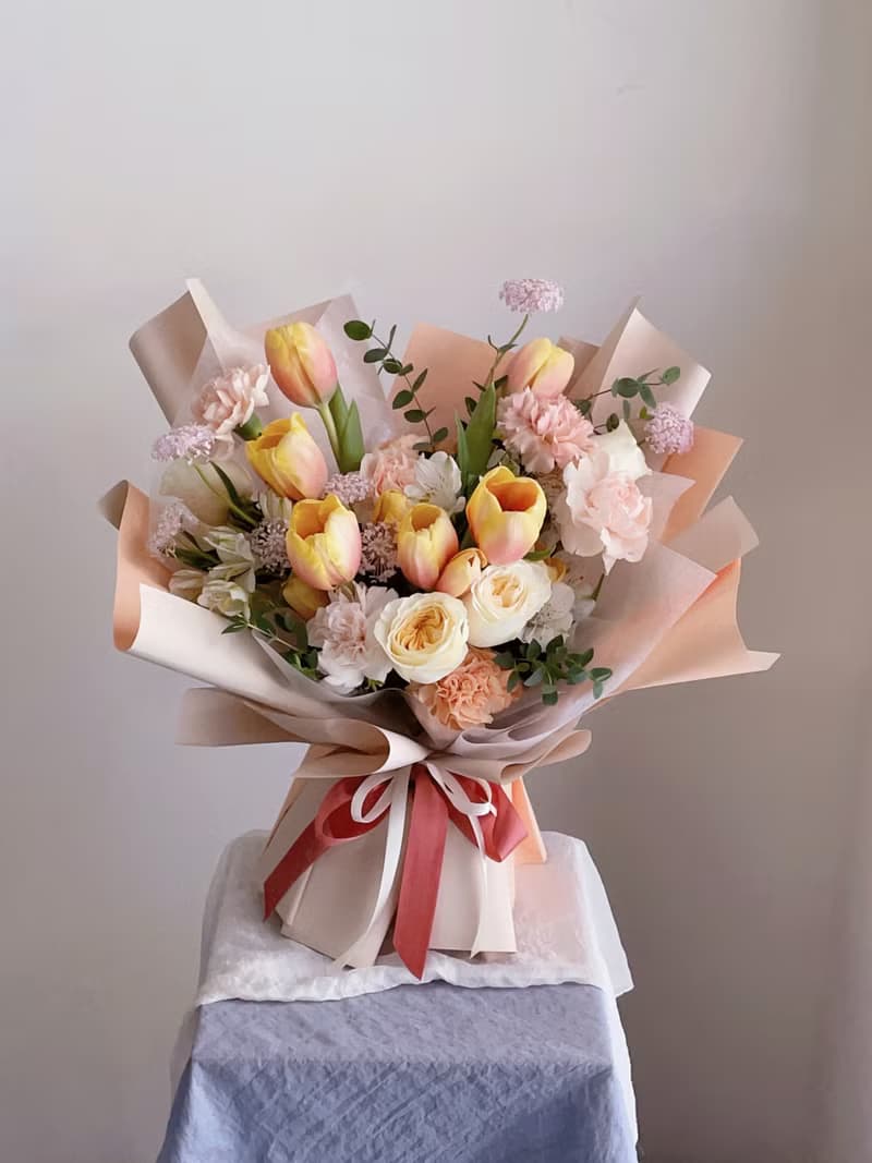 【鮮花】甜蜜黃粉色鬱金香玫瑰康乃馨鮮花花束