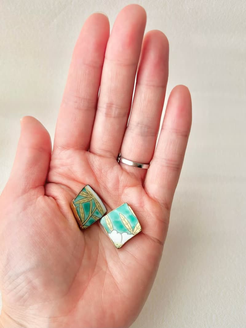 【金具が選べる】有田焼　金継ぎ　ピアス　イヤリング　緑　花柄　リーフ柄　伝統工芸　No.176