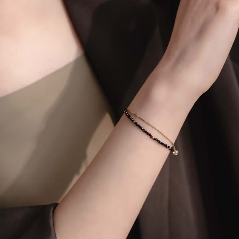 黑暗相擁。尖晶石單鑽手鍊