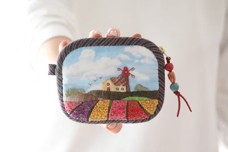 Japanese Patchwork Quilted Money Pouch: Elegant Embroidered Mini Cosmetic Bag