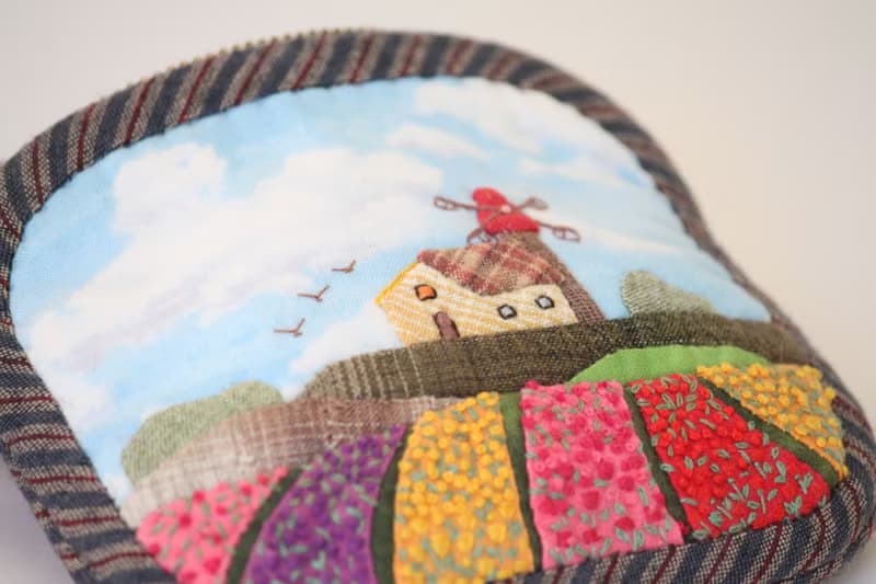 Japanese Patchwork Quilted Money Pouch: Elegant Embroidered Mini Cosmetic Bag