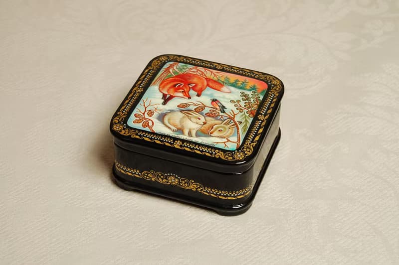 Hunting fox lacquer box winter wildlife decorative Christmas Gift Wrapping