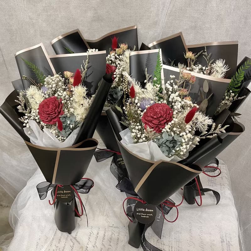 | 小夢境花藝 | 索拉玫瑰花 滿天星 乾燥花束 情人節花束