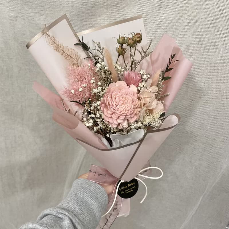 | 小夢境花藝 | 索拉玫瑰花 滿天星 乾燥花束 情人節花束
