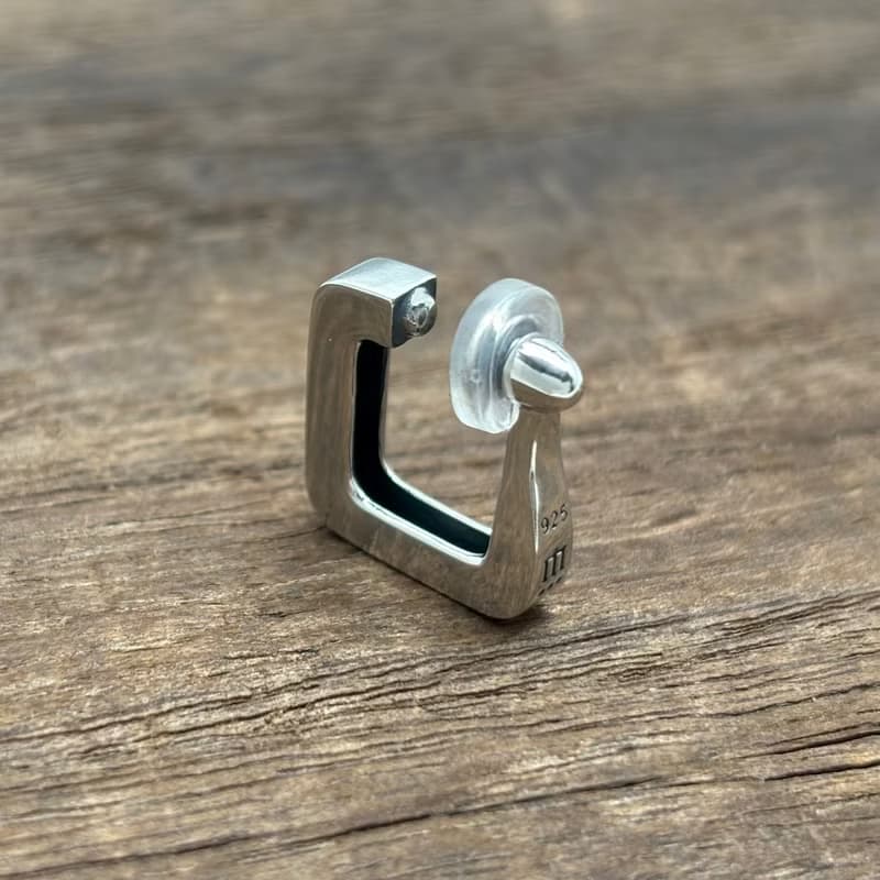 四角 メンズイヤリング/シルバー925 片耳用/シルバーアクセサリー/日本製/送料無料/男性へのプレゼント