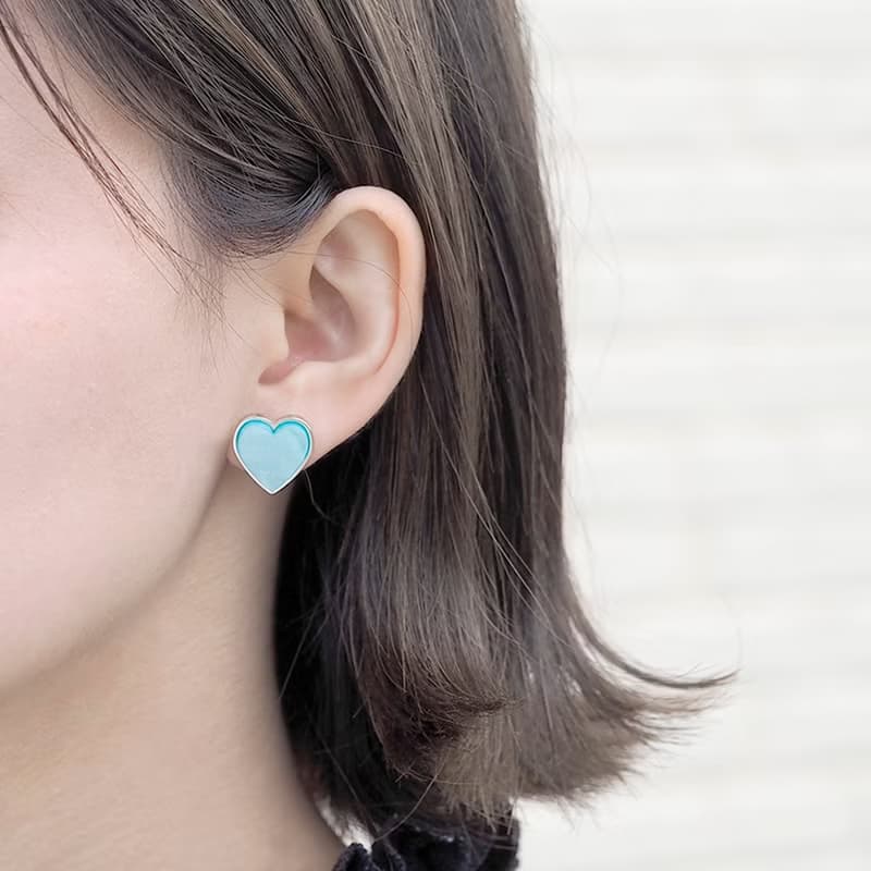 ハートスタッズピアス/イヤリング　ブルーパール