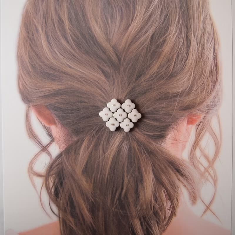 美濃焼の花束のポニーフック or ブローチ or ヘアゴム  (ホワイト)