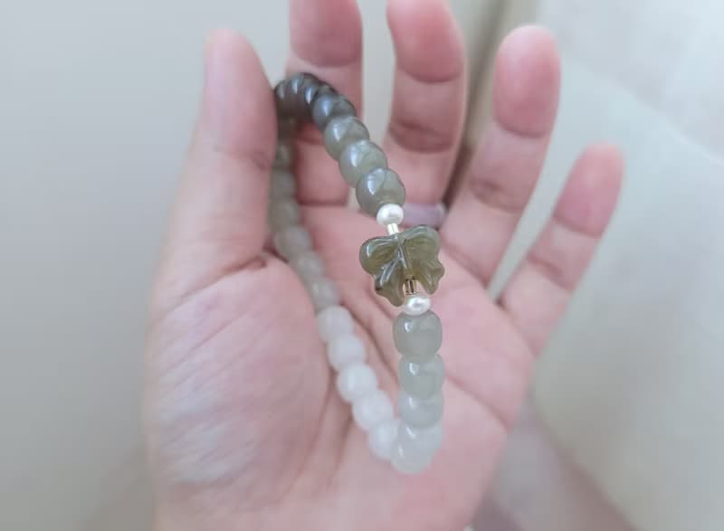 【親翠】天然和田玉 極潤漸層綠蝴蝶結老型珠小仙女款手圍16手環