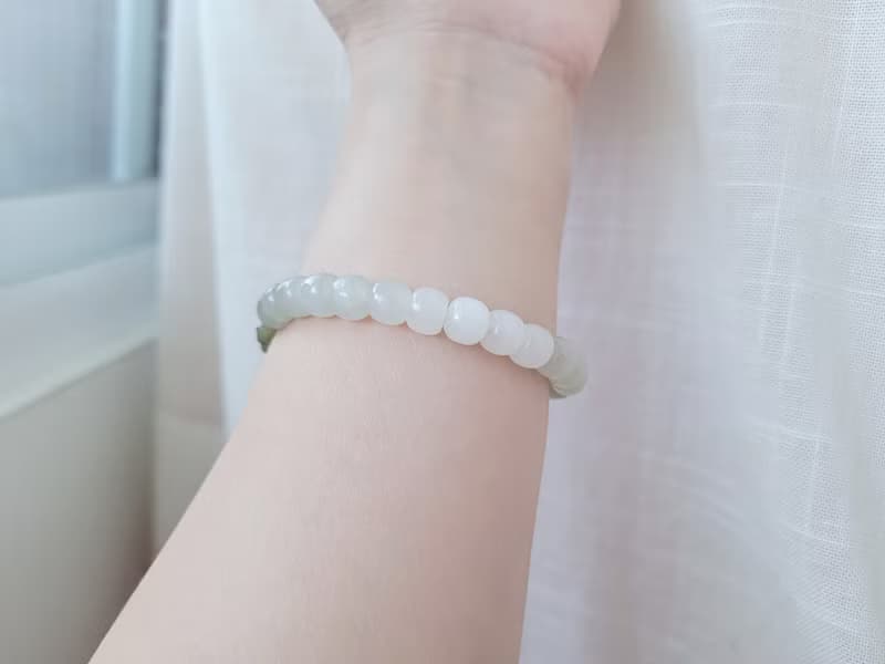 【親翠】天然和田玉 極潤漸層綠蝴蝶結老型珠小仙女款手圍16手環