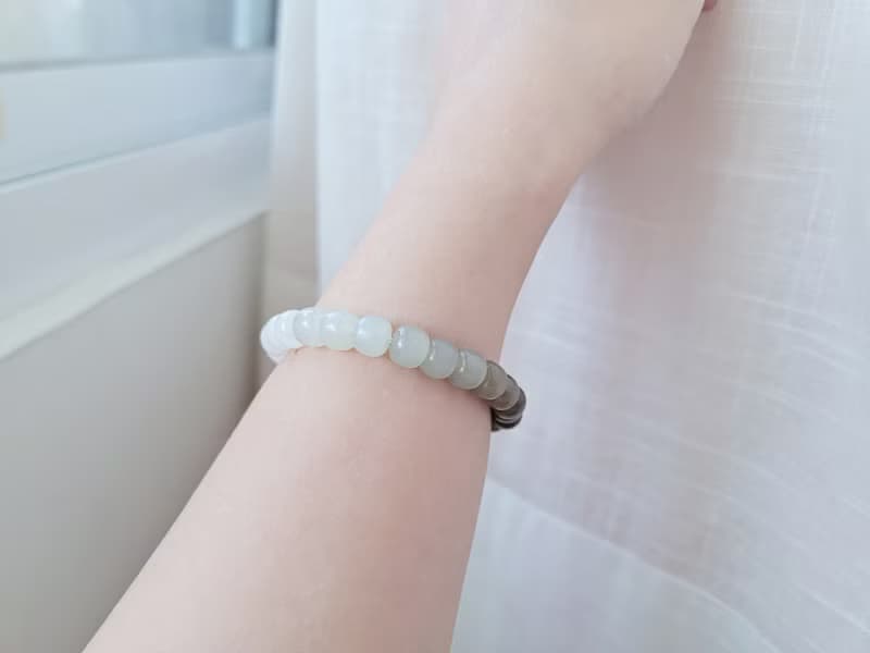 【親翠】天然和田玉 極潤漸層綠蝴蝶結老型珠小仙女款手圍16手環