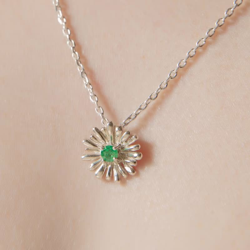 Daisy Necklace 雛菊花朵祖母綠寶石純銀項鍊 生日 禮物 送禮推薦