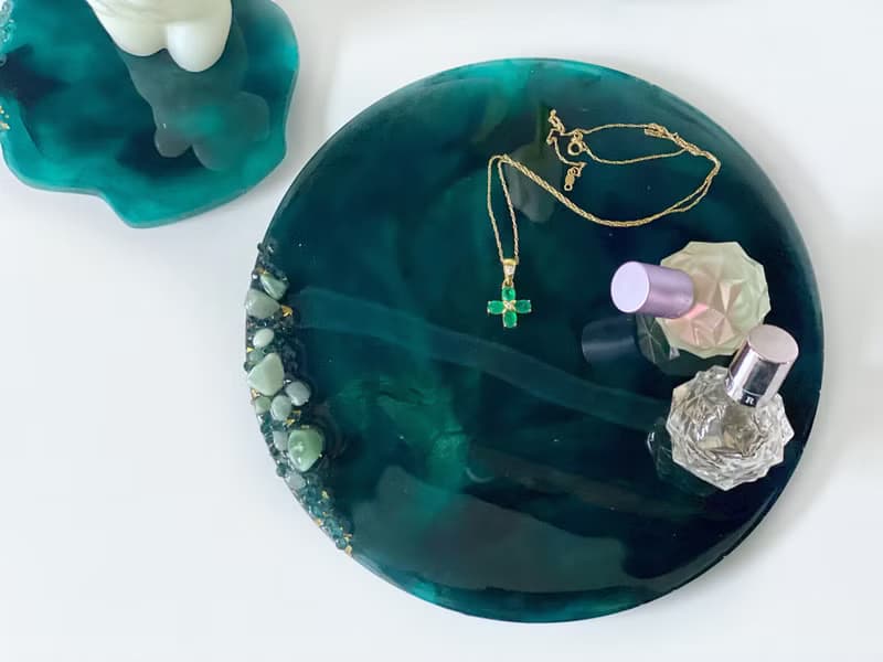 Resin art display tray for perfume a cosmetic. Bathroom decoration