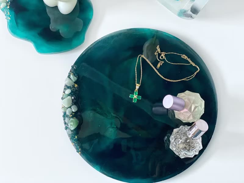 Resin art display tray for perfume a cosmetic. Bathroom decoration