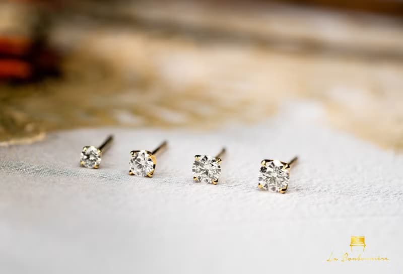 Crown | 0.05ct 皇冠經典四爪鑲 八心八箭 貼耳鑽石18K耳環