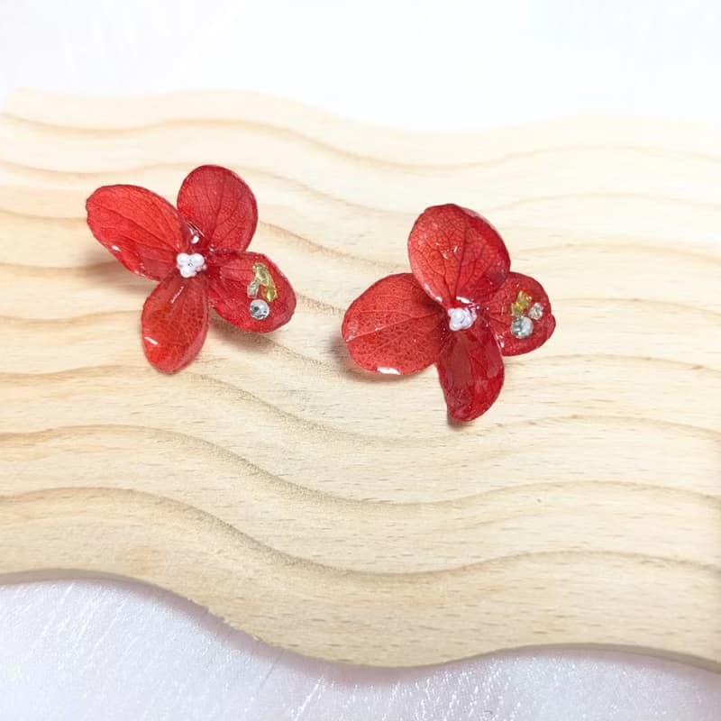 | 訂製 | 酒紅繡球花耳環 | 一對