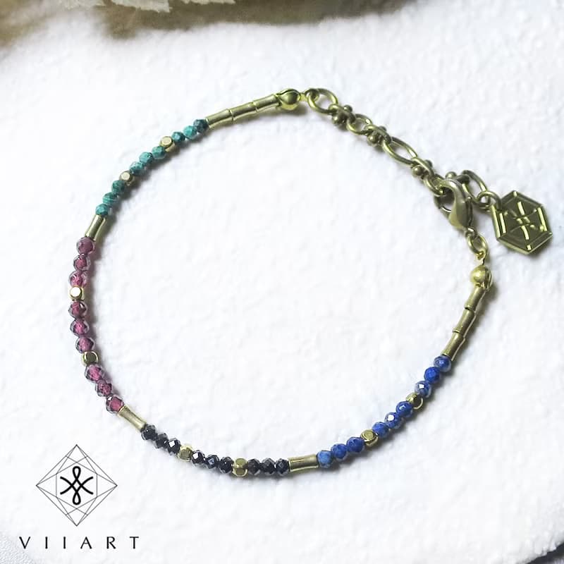 VIIART。童年-城堡。石榴石青金黑尖晶孔雀石黃銅手鍊霍爾魔法門