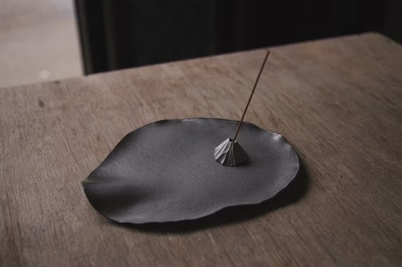 泥灰色 線香盤 / 薰香 / 陶瓷器物