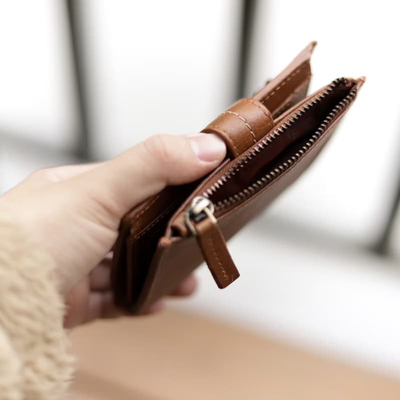 【24hr快速出貨】雙拉鍊扣式英倫風短夾-075022 三色 母錢包 中夾