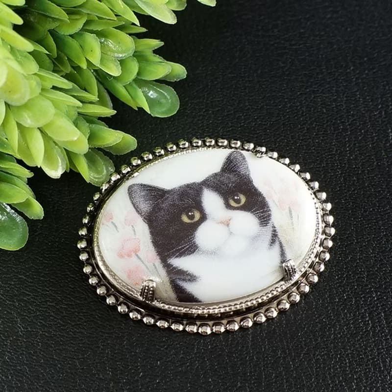 Black and White Cat Kitten Porcelain Cameo Oval Silver Brooch Pin Woman Jewelry