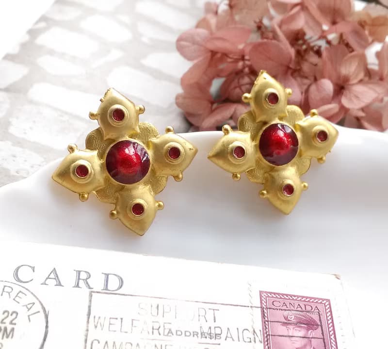 Vintage Jewelry 西洋古董飾品 紅琺瑯 啞光 聖十字 針式耳環