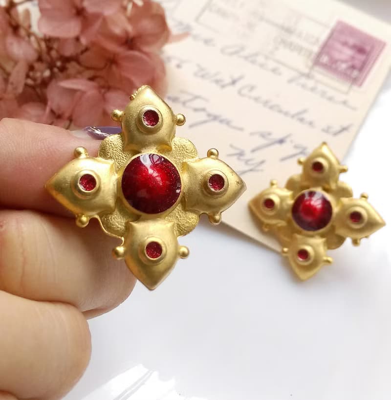 Vintage Jewelry 西洋古董飾品 紅琺瑯 啞光 聖十字 針式耳環