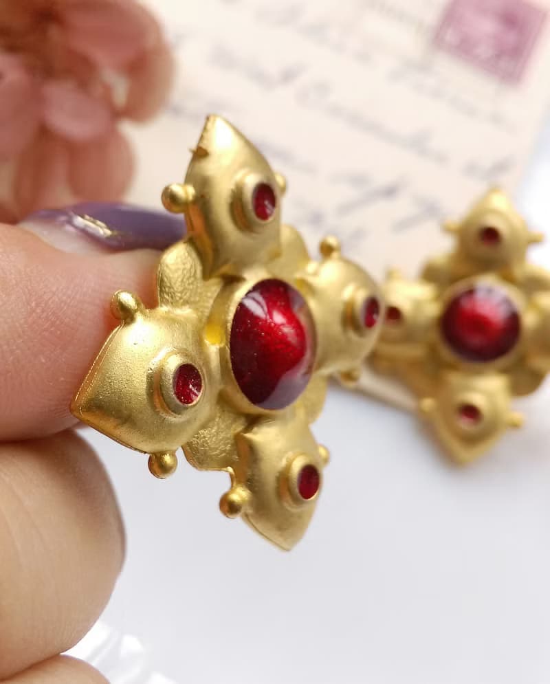 Vintage Jewelry 西洋古董飾品 紅琺瑯 啞光 聖十字 針式耳環