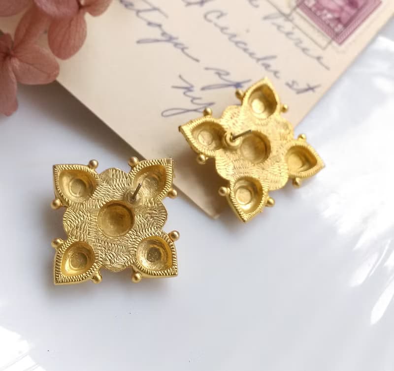 Vintage Jewelry 西洋古董飾品 紅琺瑯 啞光 聖十字 針式耳環