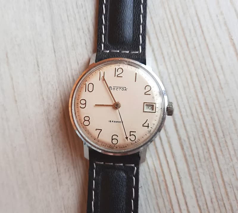 Vostok 2214 18 jewels mens wind up watch Wostok Soviet wristwatch vintage USSR