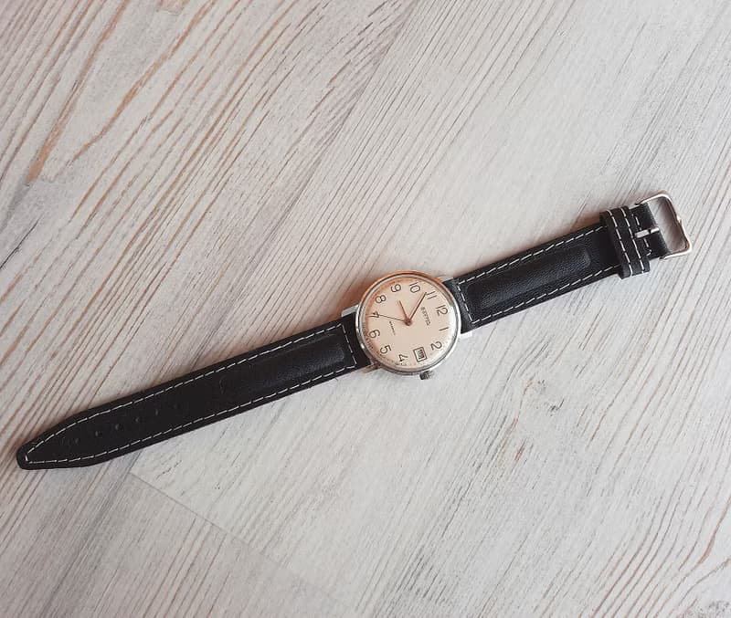 Vostok 2214 18 jewels mens wind up watch Wostok Soviet wristwatch vintage USSR
