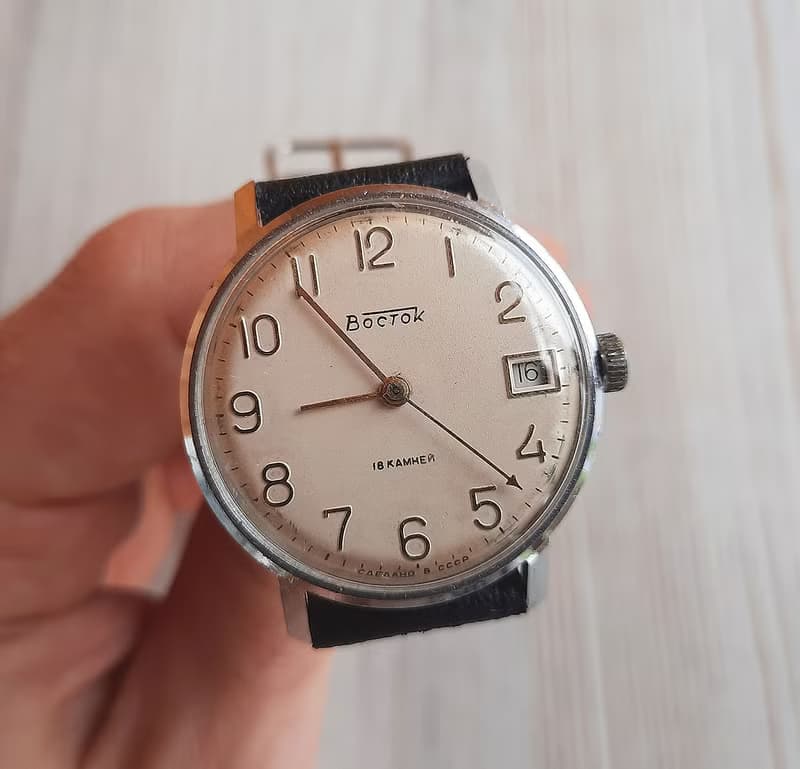 Vostok 2214 18 jewels mens wind up watch Wostok Soviet wristwatch vintage USSR
