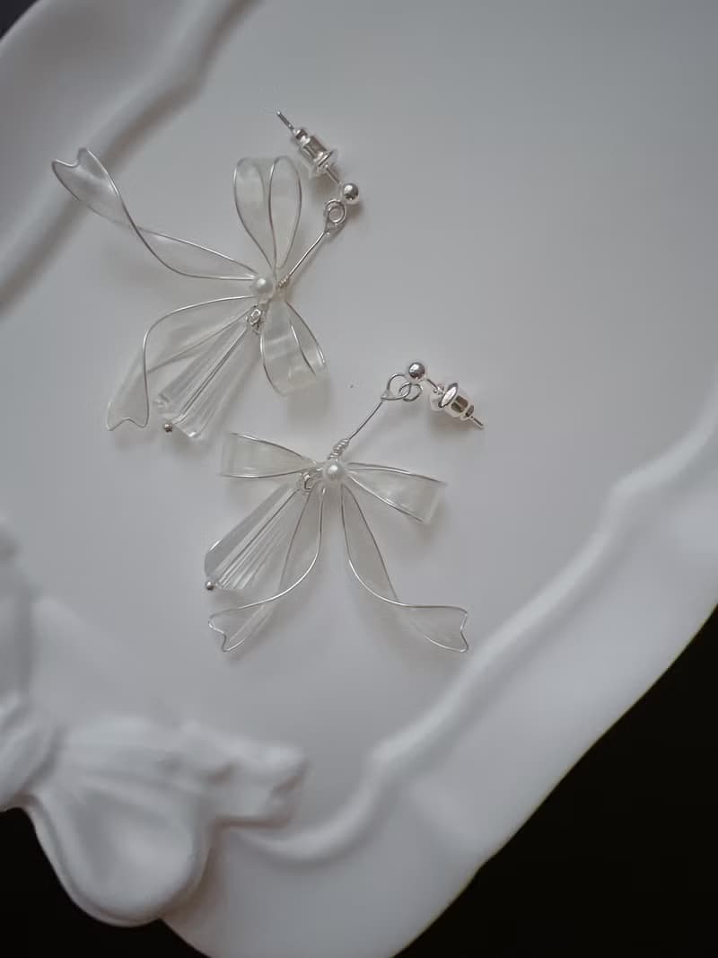 迷迴琉光 銀 法式蝴蝶結樹脂耳環