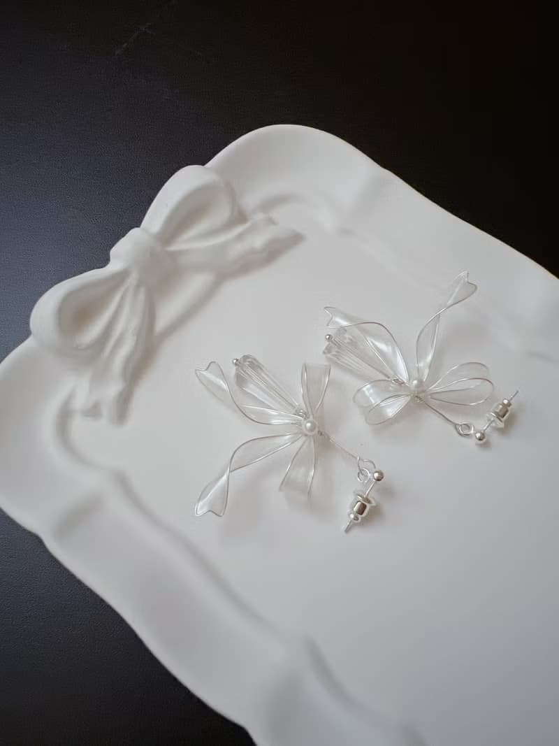 迷迴琉光 銀 法式蝴蝶結樹脂耳環