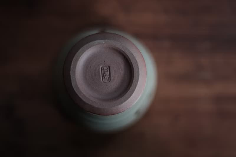 青瓷水杯 l 繪鐵刻紋 l 200ml茶杯