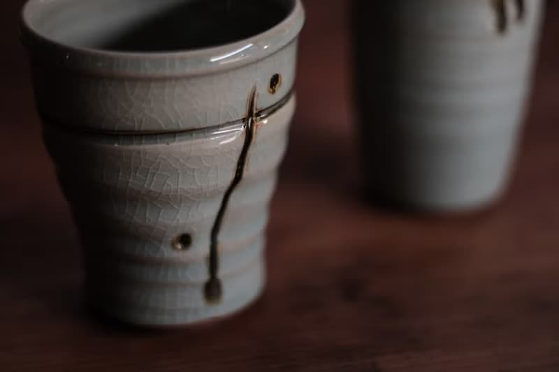 青瓷水杯 l 繪鐵刻紋 l 200ml茶杯