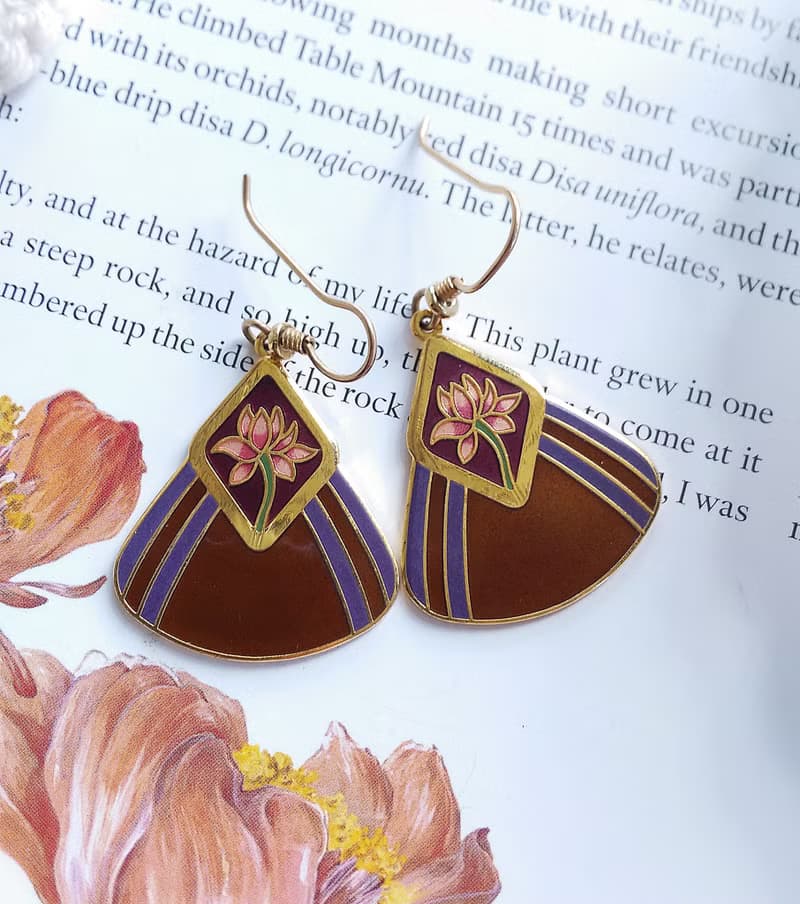 Vintage Jewelry 西洋古董飾品 Laurel Burch   浮蓮 勾針式耳環