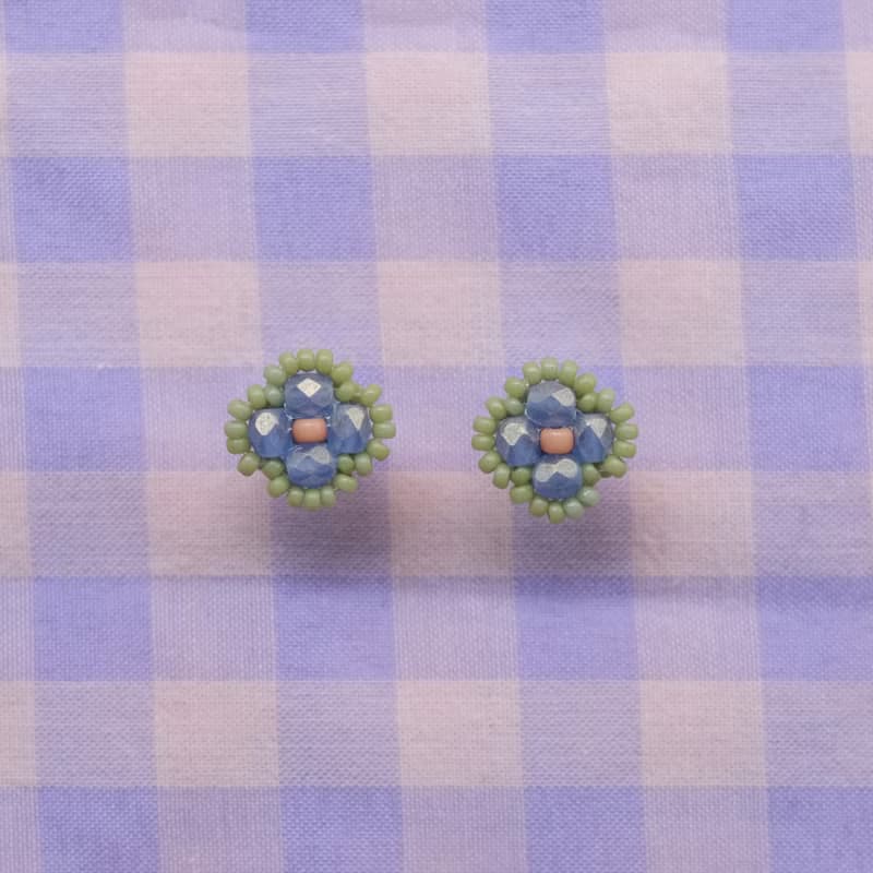描邊小花耳環 - 磨絨靛